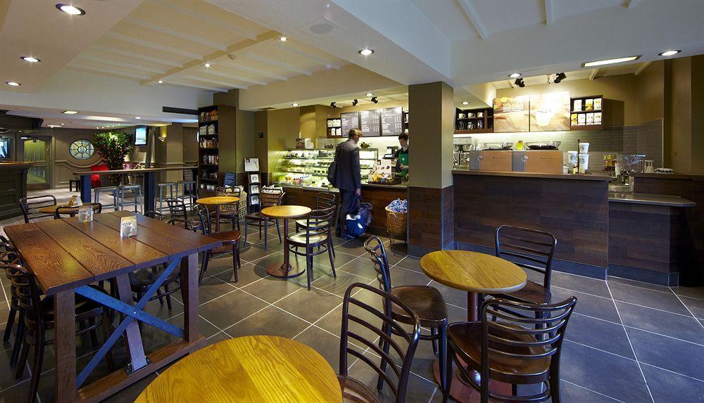 Village Hotel Manchester Хайд Екстериор снимка