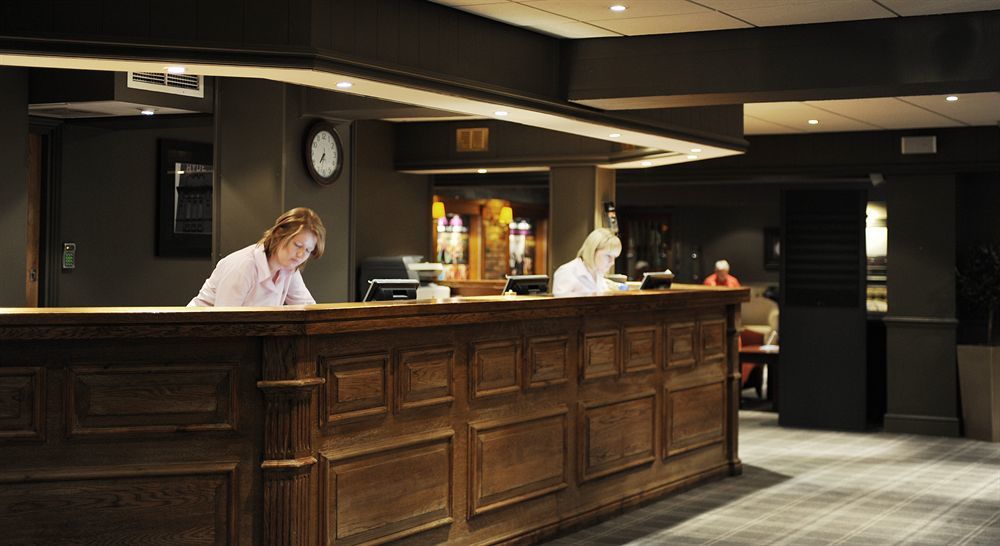 Village Hotel Manchester Хайд Екстериор снимка